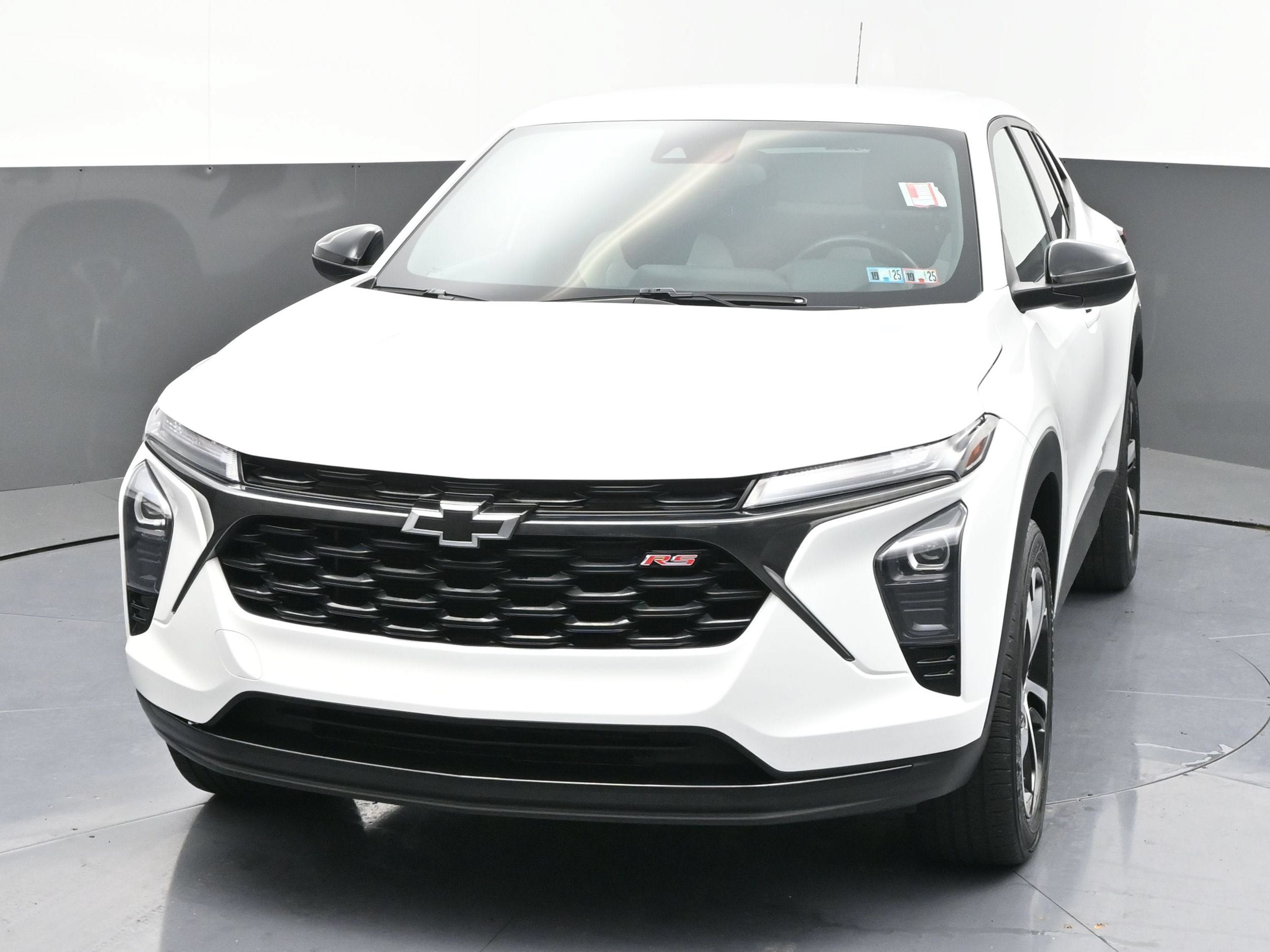 Certified 2024 Chevrolet Trax RS w/ Driver Confidence Package FWD image 4