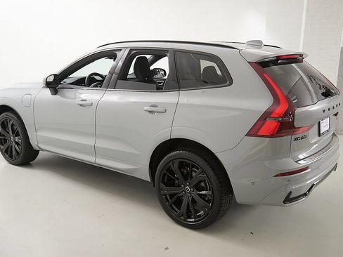 Certified 2026 Volvo XC60 T8 Ultra AWD/4WD image 7