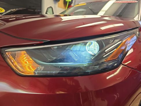 Certified 2024 Toyota Highlander XLE image 35