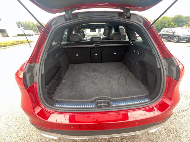 Used 2024 Mercedes-Benz GLC 300 4MATIC image 25