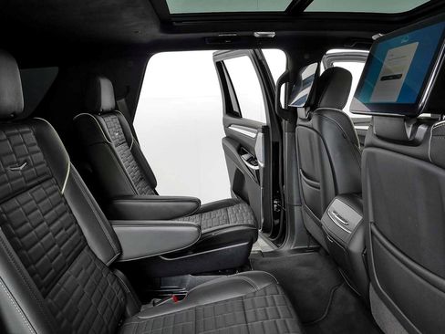 Certified 2025 Cadillac Escalade V AWD/4WD image 15