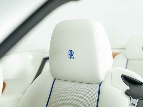 Used 2017 Rolls-Royce Dawn image 16