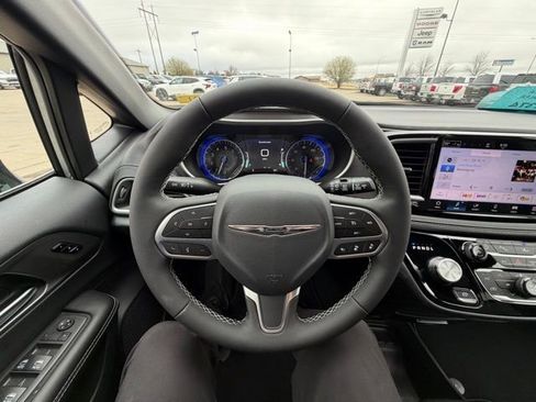 New 2026 Chrysler Pacifica Select image 17