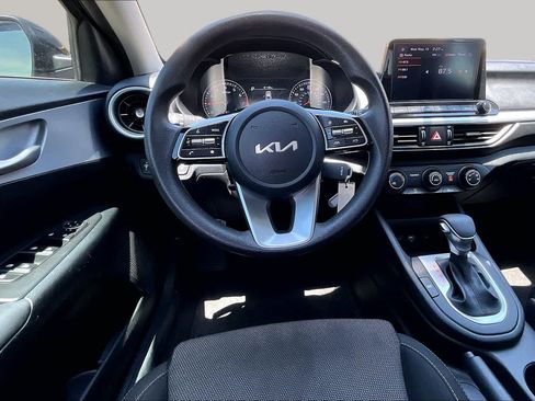 Used 2024 Kia Forte LXS w/ LXS Technology Package FWD image 6