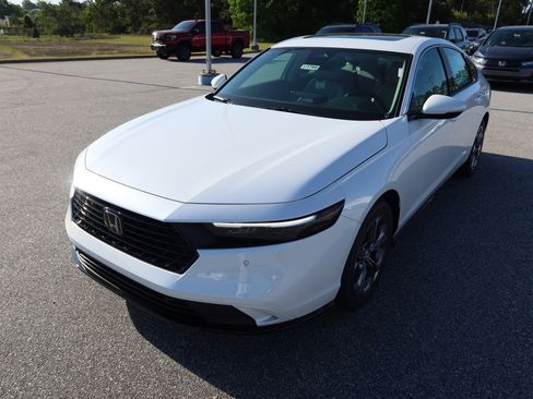 New 2026 Honda Accord EX-L image 2