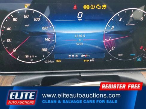 Used 2025 Mercedes-Benz C 300 4MATIC Sedan image 17