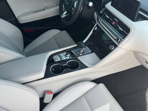 Used 2025 Genesis G70 2.5T RWD image 6