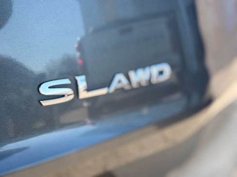 Used 2023 Nissan Rogue SL w/ SL Premium Package image 9