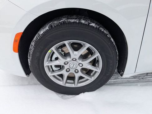New 2026 Chrysler Pacifica Select FWD image 8