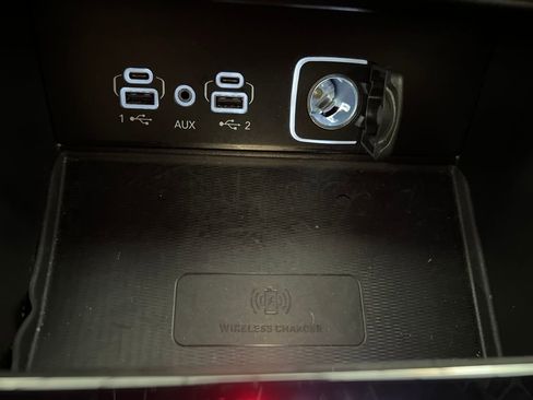 Used 2025 Jeep Grand Cherokee Altitude image 45