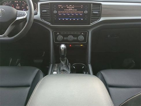 Certified 2022 Volkswagen Atlas SEL image 16