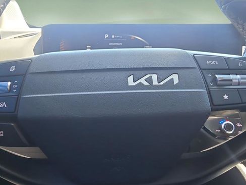 Used 2026 Kia Sportage EX FWD image 12