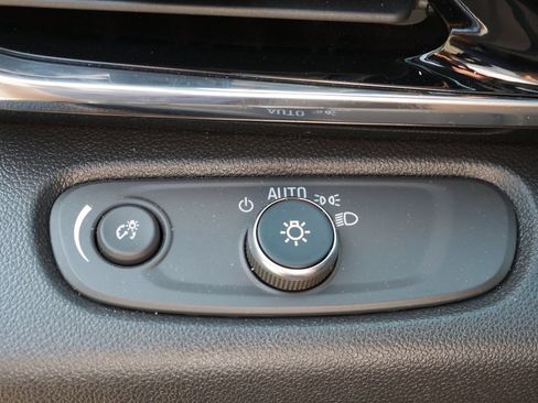 Used 2025 Buick Envista Sport Touring w/ Experience Buick Package FWD image 24