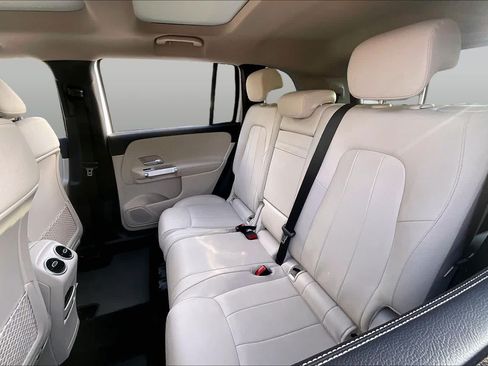 Used 2023 Mercedes-Benz GLB 250 4MATIC image 21
