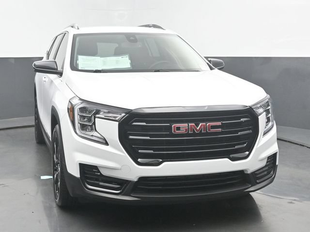 Used 2024 GMC Terrain SLE w/ Driver Convenience Package FWD image 8