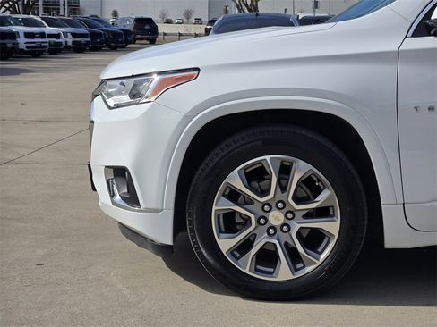 Used 2019 Chevrolet Traverse Premier image 14