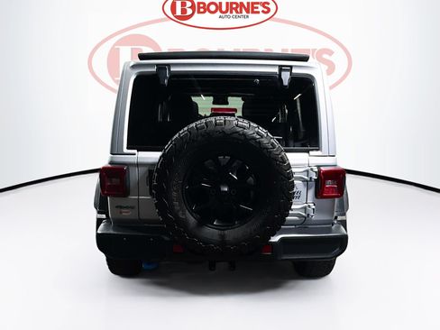 Used 2024 Jeep Wrangler Unlimited AWD/4WD image 9
