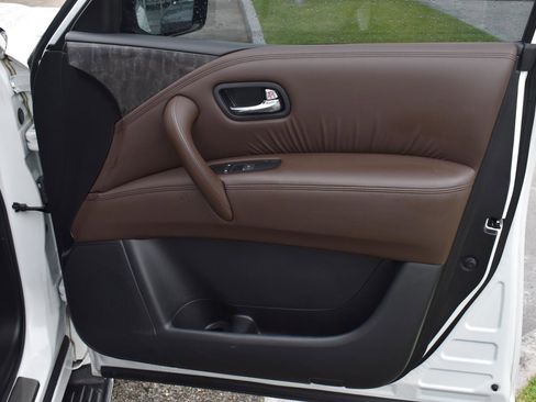 Used 2023 Nissan Armada Platinum w/ Captain's Chairs Package RWD image 81