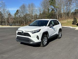 Used 2024 Toyota RAV4 LE video 3