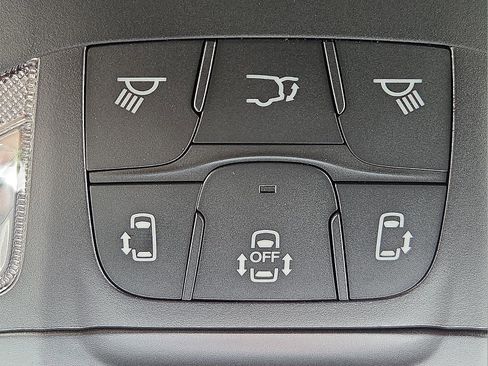 New 2026 Chrysler Pacifica Select w/ S Appearance Package FWD image 22