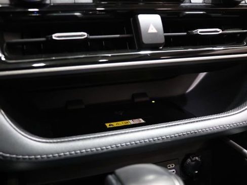 Used 2023 Toyota Highlander XLE image 25