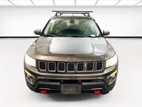 Used 2019 Jeep Compass Trailhawk AWD/4WD image 2