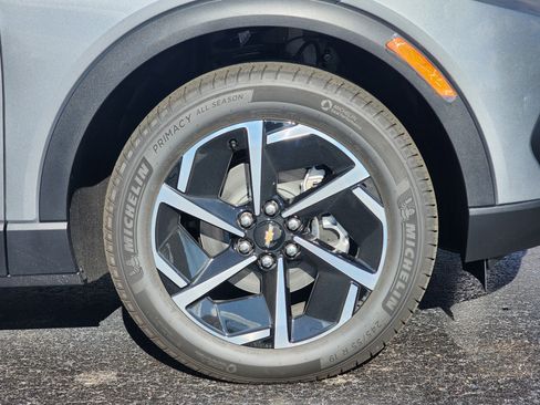 New 2026 Chevrolet Equinox EV LT image 6