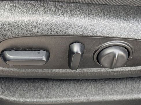 Used 2021 Chevrolet Equinox LT image 15