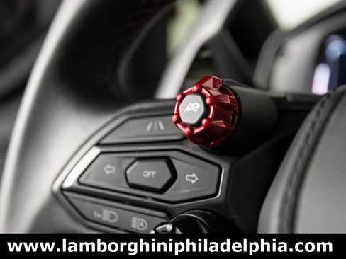 Used 2024 Lamborghini Revuelto image 27