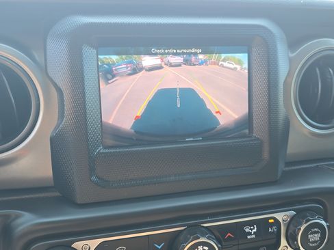 Used 2023 Jeep Wrangler Sport AWD/4WD image 21