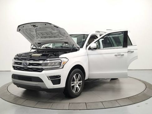 Used 2024 Ford Expedition Limited RWD image 11
