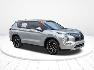 Used 2023 Mitsubishi Outlander SE FWD video 2