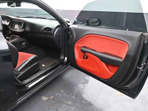Used 2016 Dodge Challenger SRT Hellcat image 18