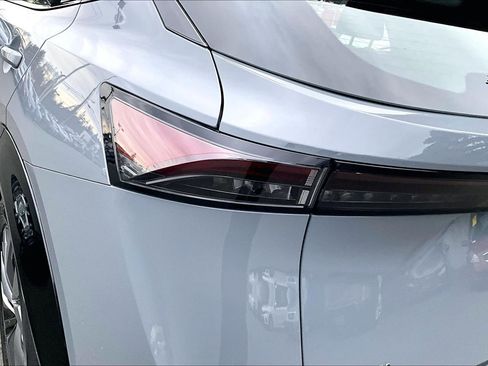 Used 2024 Nissan Ariya AWD image 22