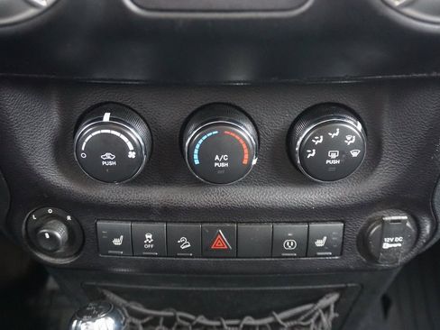 Used 2016 Jeep Wrangler Unlimited Sahara w/ Connectivity Group image 11