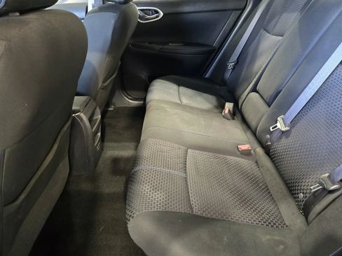 Used 2019 Nissan Sentra SR FWD image 12