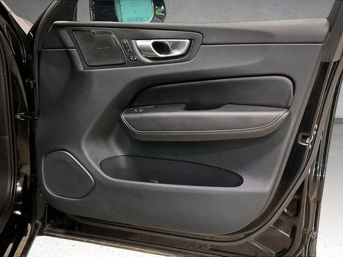 Certified 2023 Volvo XC60 B6 Ultimate w/ Protection Package Premier AWD/4WD image 28