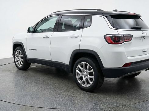 Used 2025 Jeep Compass Limited image 6