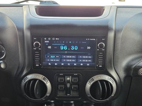 Used 2013 Jeep Wrangler Unlimited Sport AWD/4WD image 23