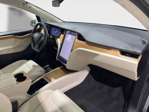 Used 2019 Tesla Model X 100D image 26