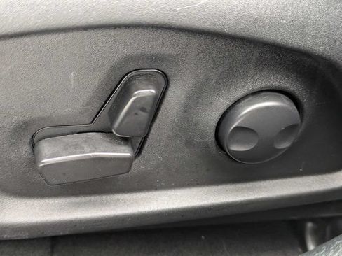 Used 2023 Jeep Compass Latitude w/ Sun and Sound Group AWD/4WD image 21