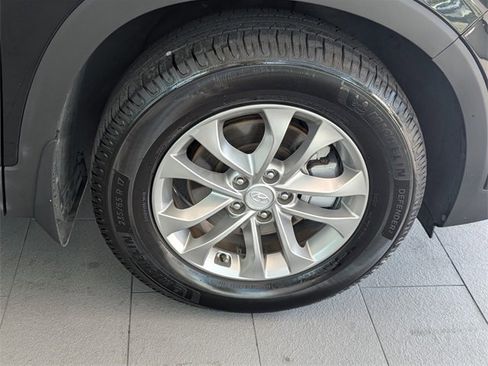 Used 2020 Hyundai Santa Fe SE image 17