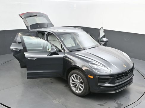 New 2025 Porsche Macan image 46