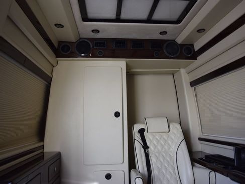 Used 2017 Mercedes-Benz Sprinter 2500 image 13