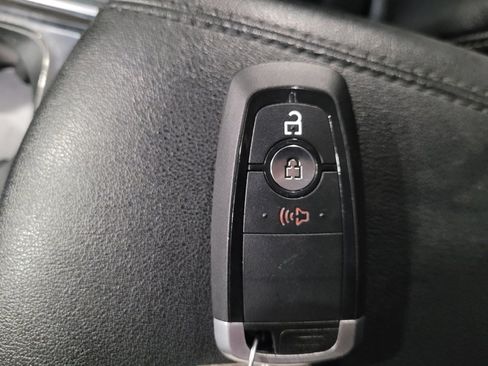 Used 2020 Ford Edge SEL w/ Cold Weather Package image 32