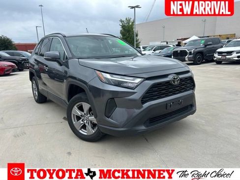 Used 2025 Toyota RAV4 XLE FWD image 1