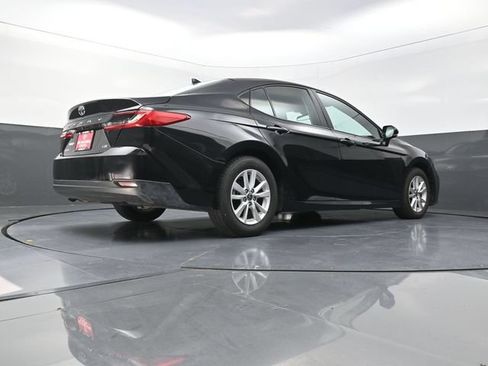 Used 2025 Toyota Camry LE FWD image 37