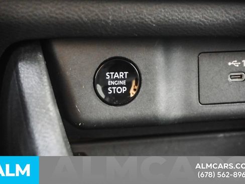 Used 2025 Nissan Rogue SV FWD image 27