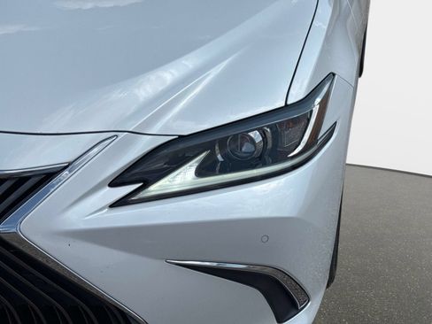 Used 2021 Lexus ES 300h w/ Premium Package FWD image 9