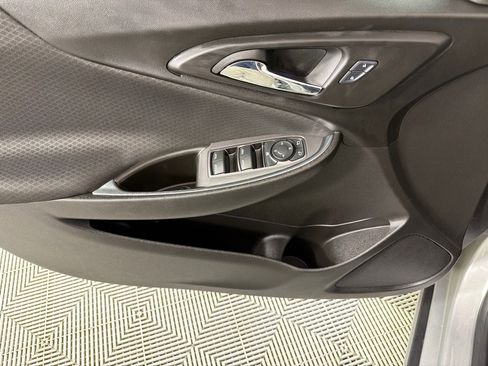 Used 2016 Chevrolet Malibu LT image 11